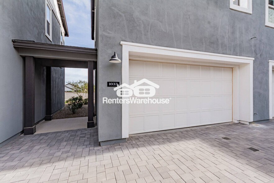 Building Photo - 11300 N Casa Dega Dr