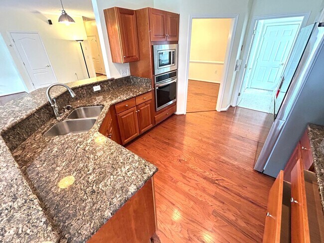 Building Photo - 3129 Gallahad Dr