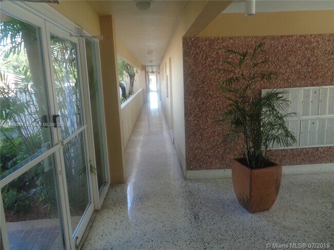 Building Photo - 2690 SW 22nd Ave