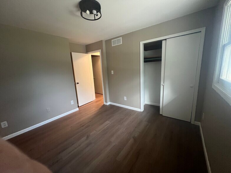 Building Photo - 3026 Hogan Dr