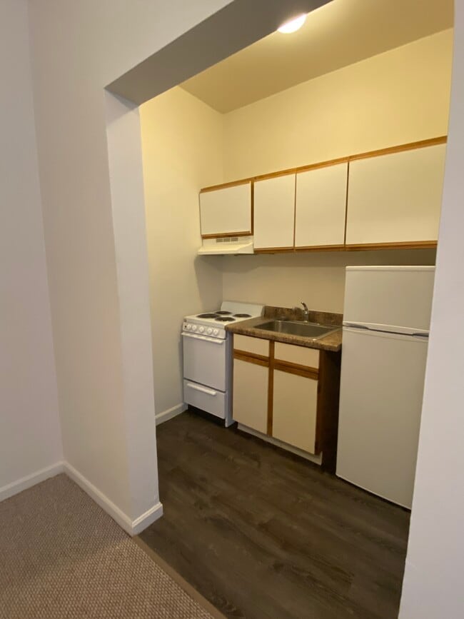 Building Photo - 3955 W Irving Park Rd