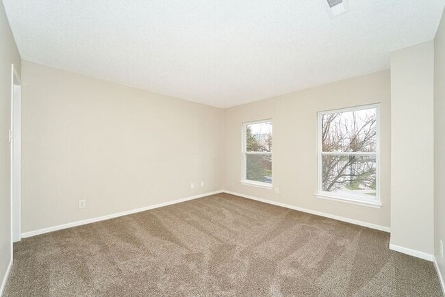 Building Photo - Large 4 Bedroom and Brownsburg Schools!