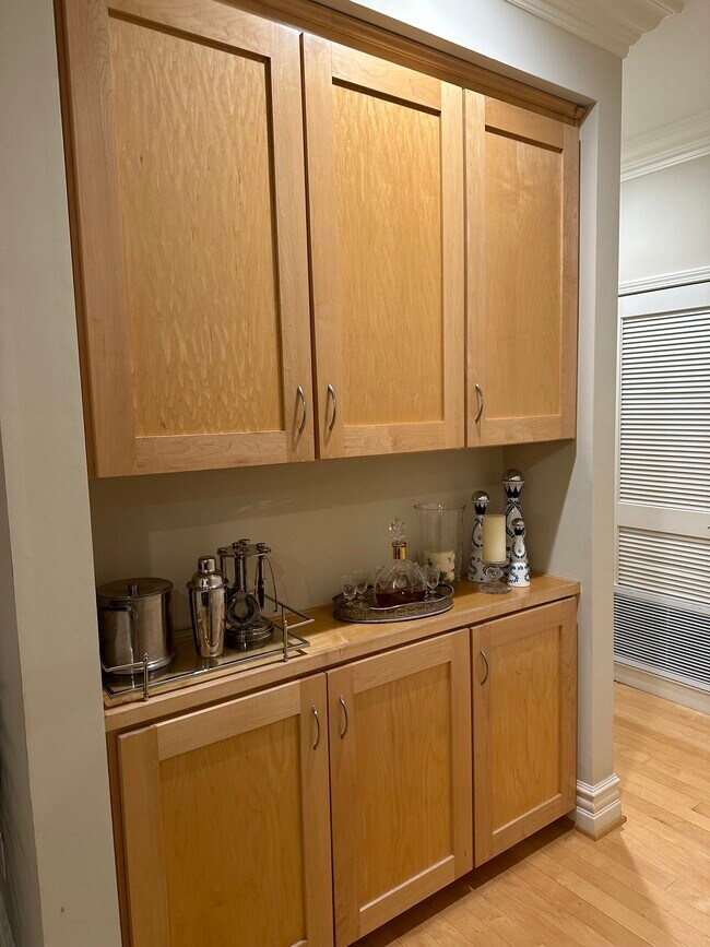 Building Photo - 1658 Camden Ave