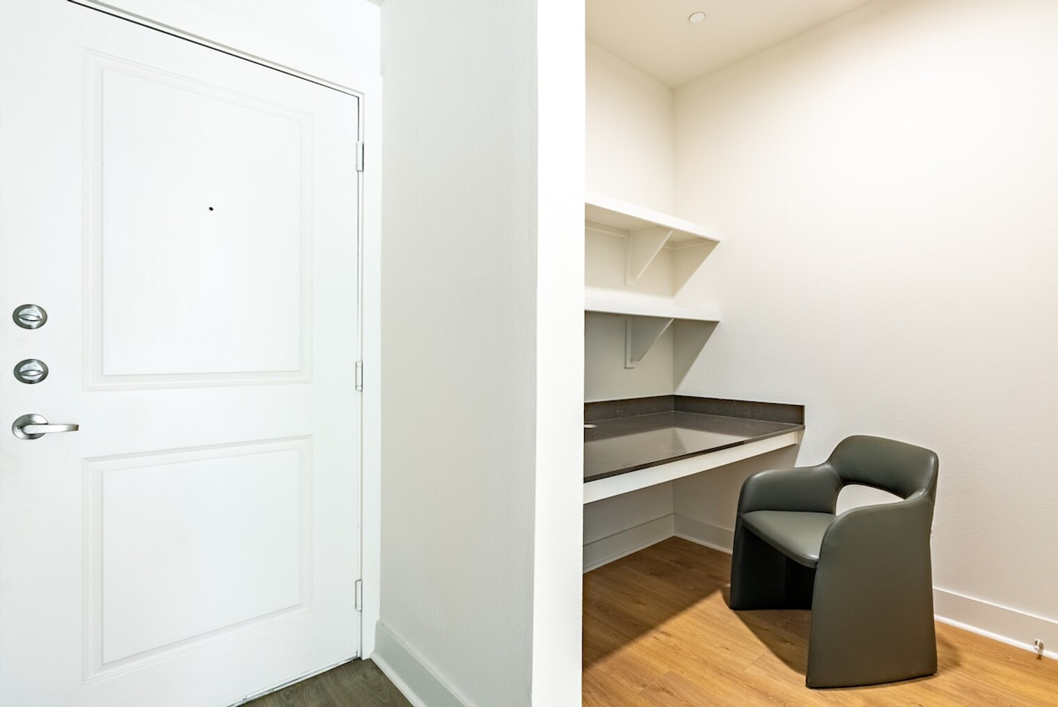 Building Photo - 2137 Pelham Dr