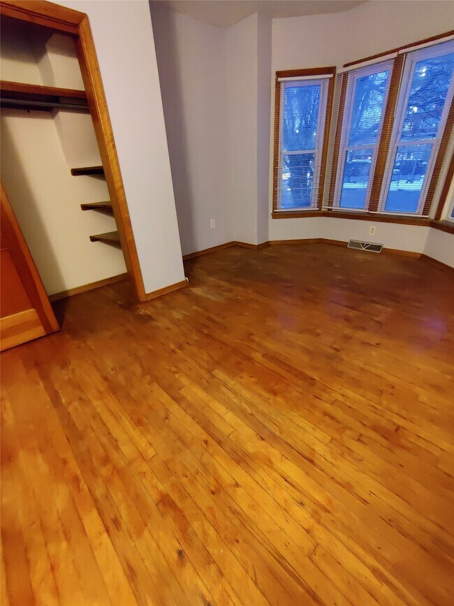 Building Photo - 11 Arch St