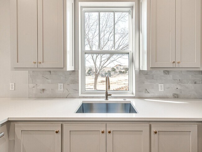Building Photo - 29596 Memory Ln