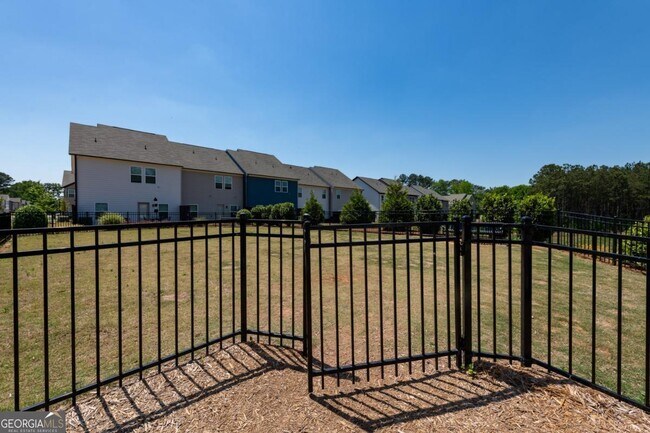 Building Photo - 5542 Highland St