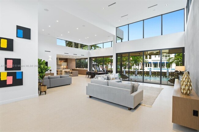 Building Photo - 401 Royal Plaza Dr