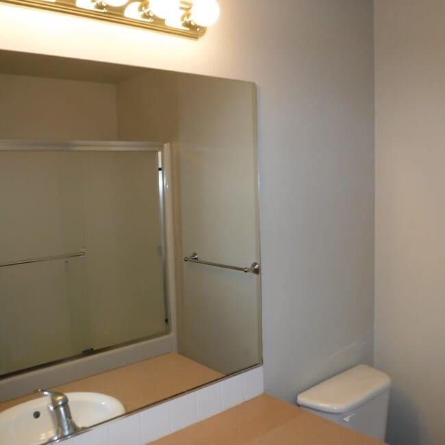 Building Photo - 2 Bed/2.5 Bath Unit Convenient to Old Mill - Doanna Way