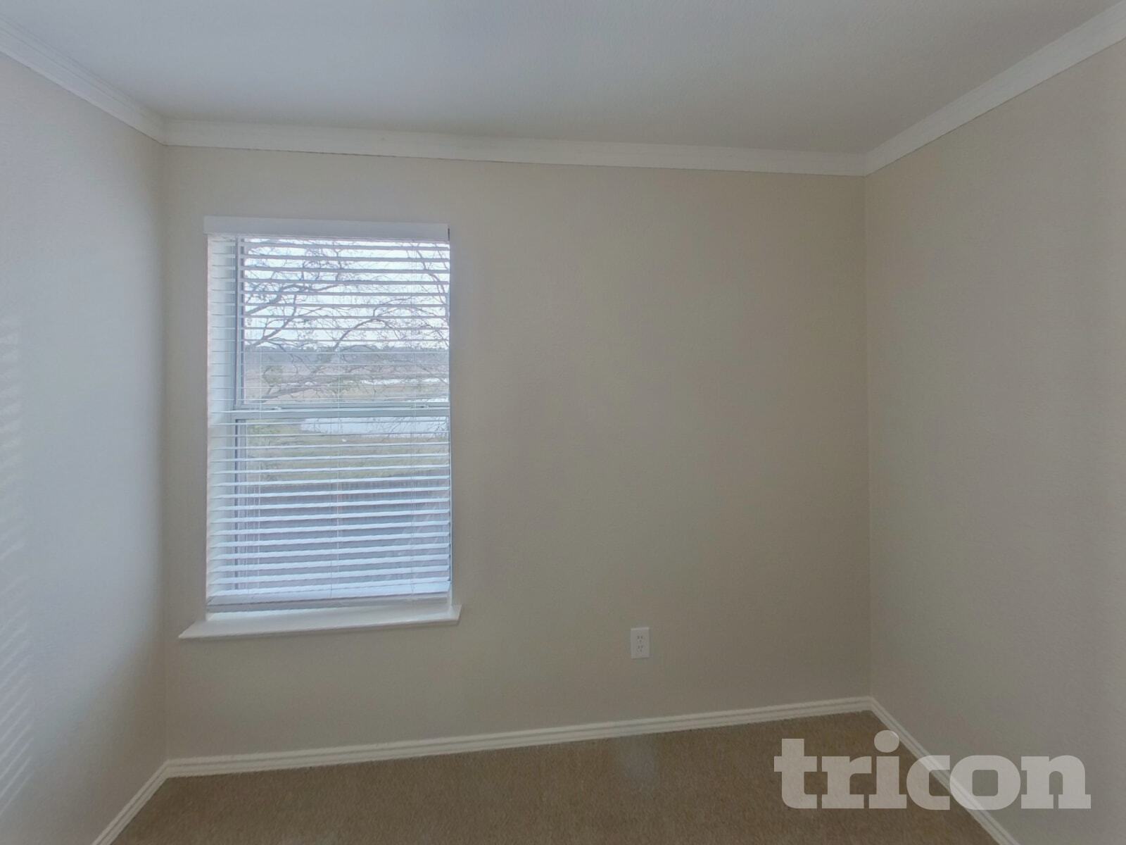 Building Photo - 1300 Pine Ln