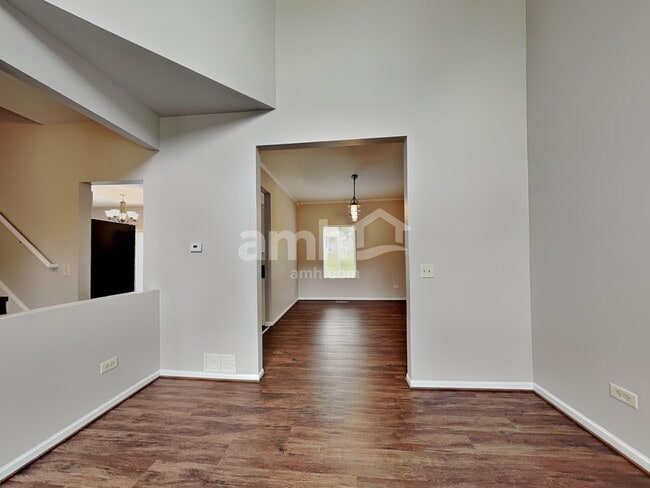 Building Photo - 8601 Sycamore Ct