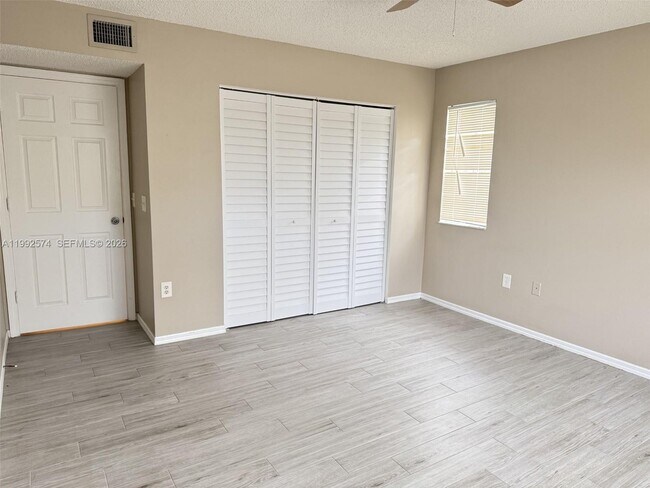 Building Photo - 5015 Wiles Rd