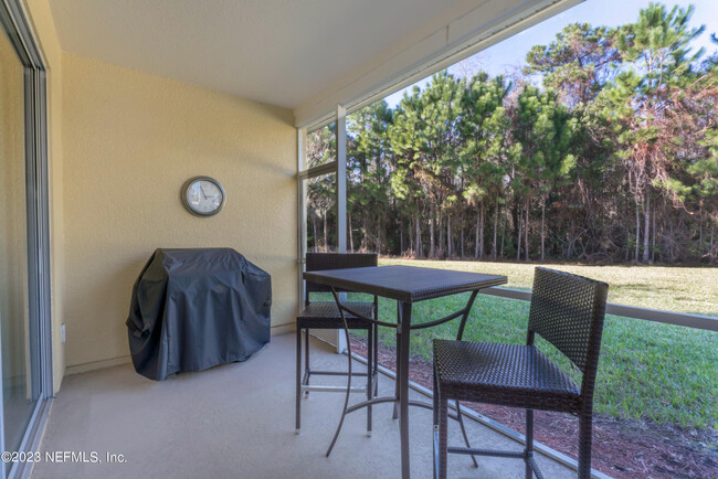 Building Photo - 6867 Roundleaf Dr