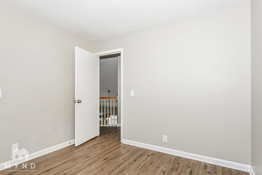 Building Photo - 1815 Apple Valley Cir