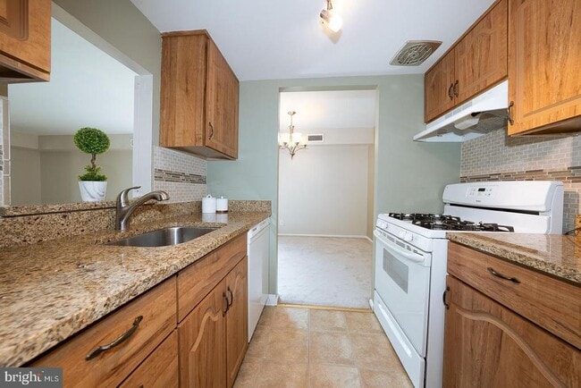 Building Photo - 103 Drummers Ln