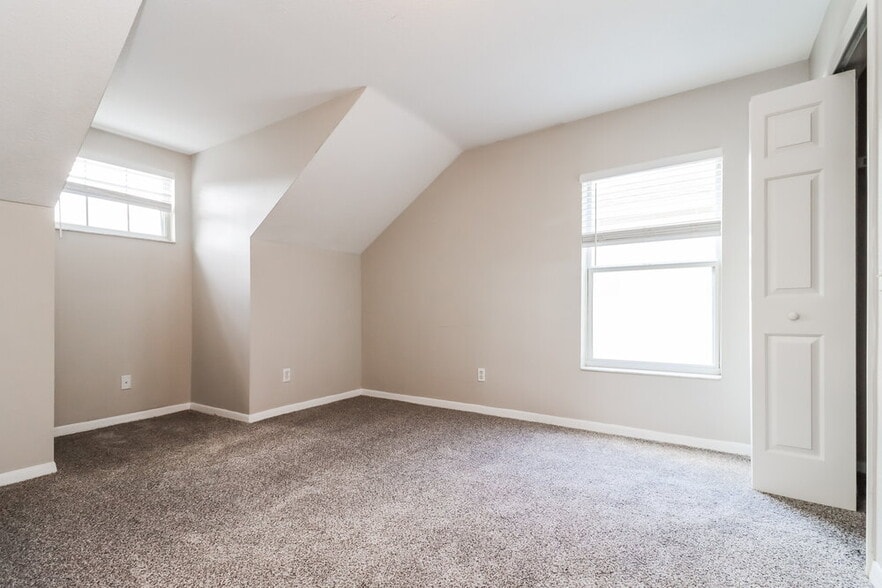 Building Photo - 1806 Horsechestnut Ct