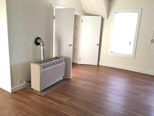 Building Photo - 239 Turner St