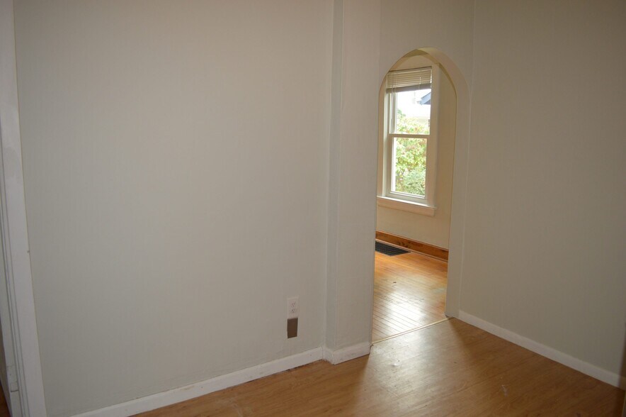 Building Photo - 142 S Marquette St