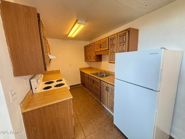 Building Photo - 3646 N 69th Ave