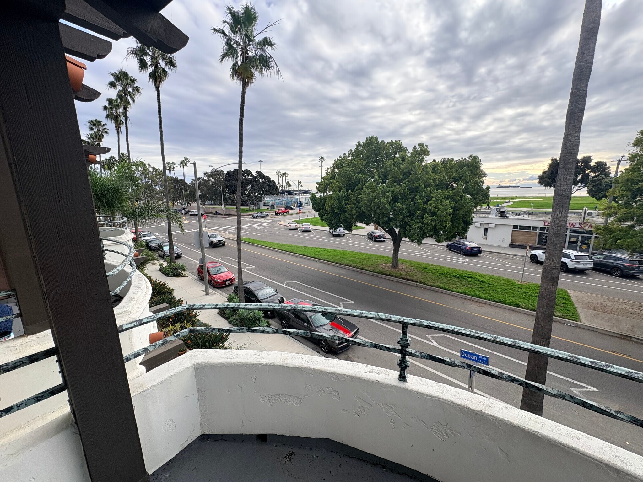 3rd Floor balcony - 4201 E Ocean Blvd