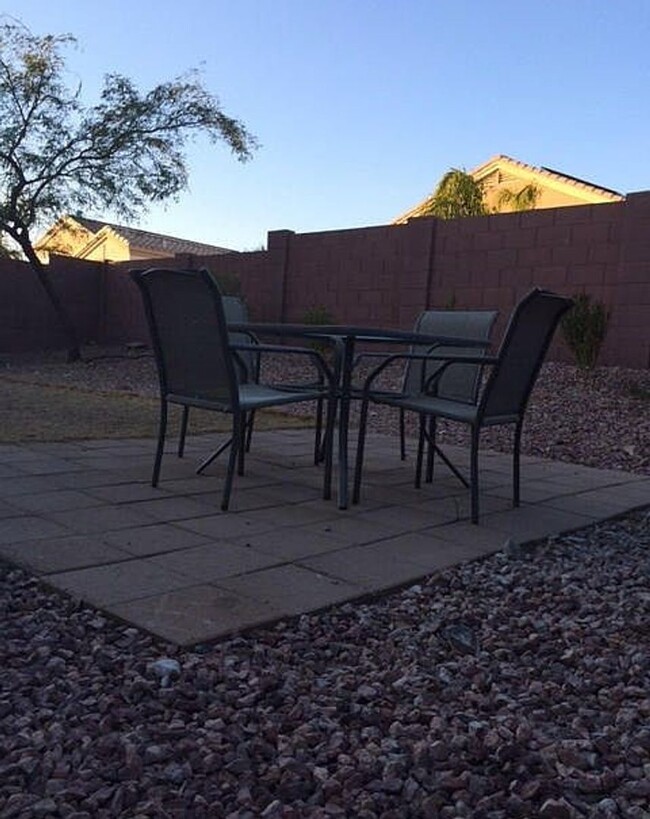 Building Photo - 4 Bedroom, 2 Bath Coming 07/01/25!
