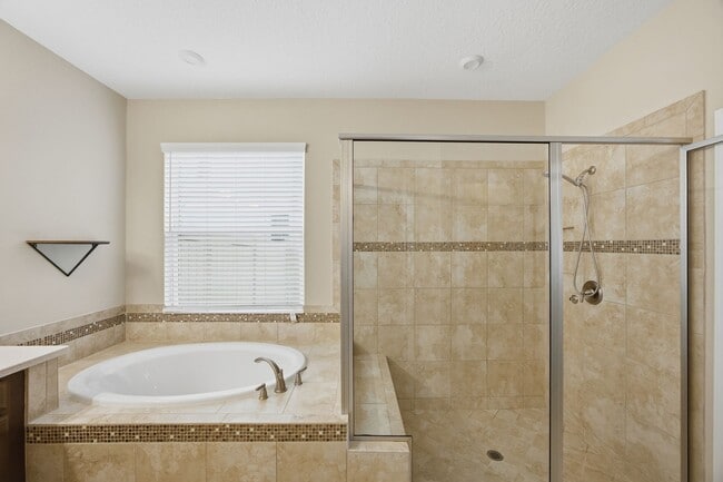 Building Photo - Resort Style Amenities near Gulf Beaches