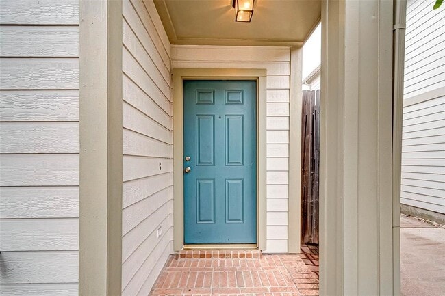 Building Photo - 1718 Redwing Cove Dr