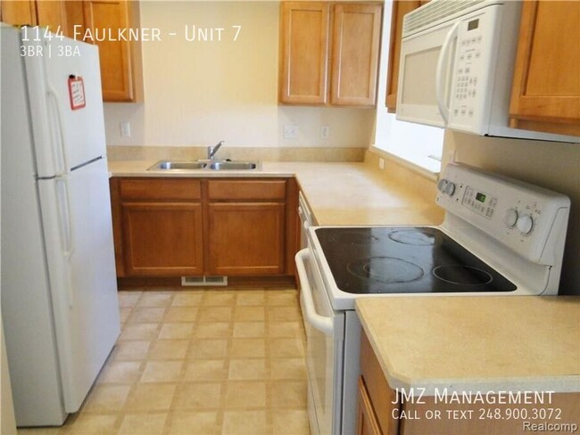 Building Photo - 1144 Faulkner-Unit 7