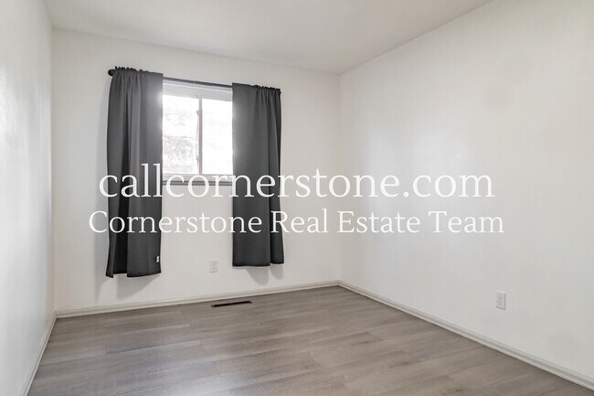 Building Photo - 1320 Verde Dr