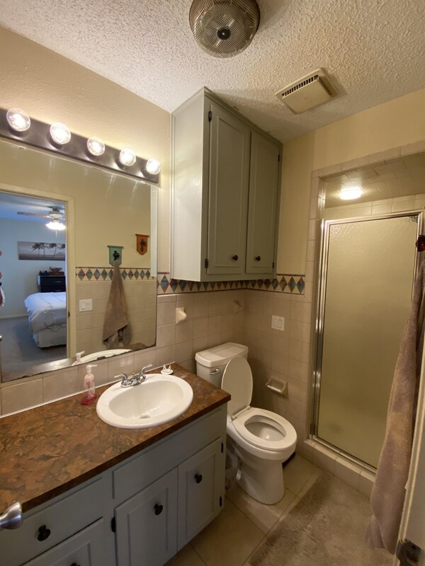 Building Photo - 5510 Greentree Ave