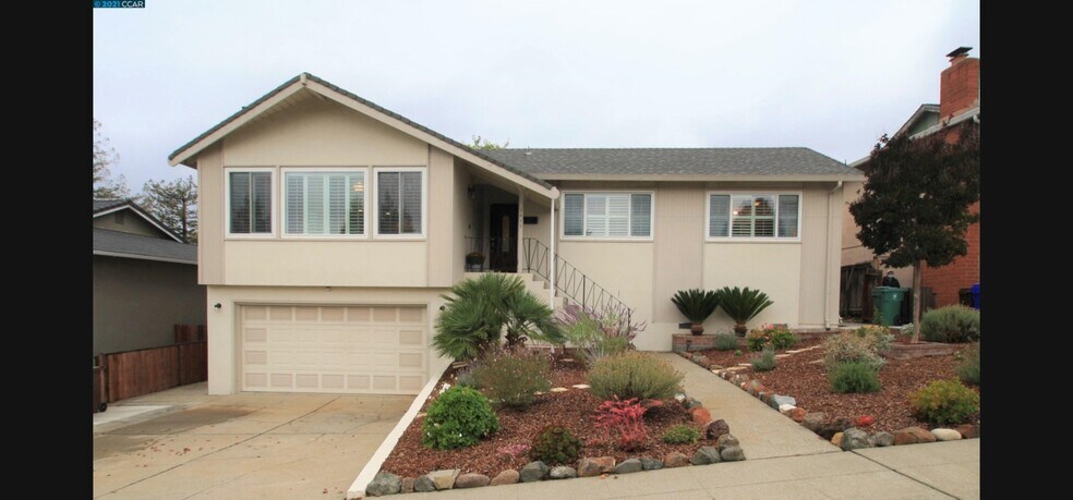 Building Photo - 3415 Grasswood Dr