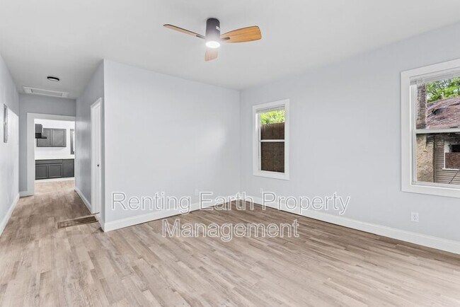 Building Photo - 500 61st St