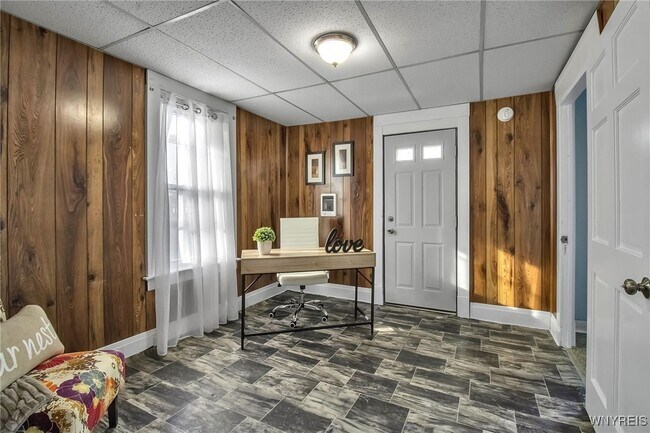 Building Photo - 990 Hertel Ave