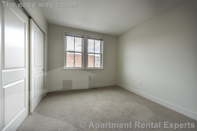 Building Photo - 110 Second St Unit #PH02