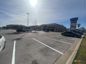 Building Photo - 2710 S Clear Creek Rd