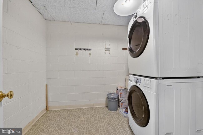 Building Photo - 2031 Sarazen Pl