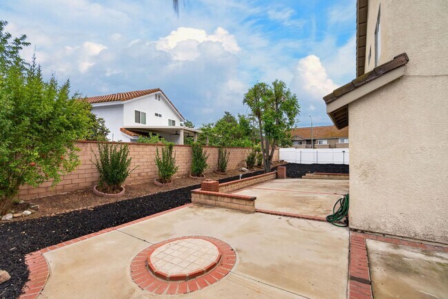 Building Photo - 7272 Foxcroft St