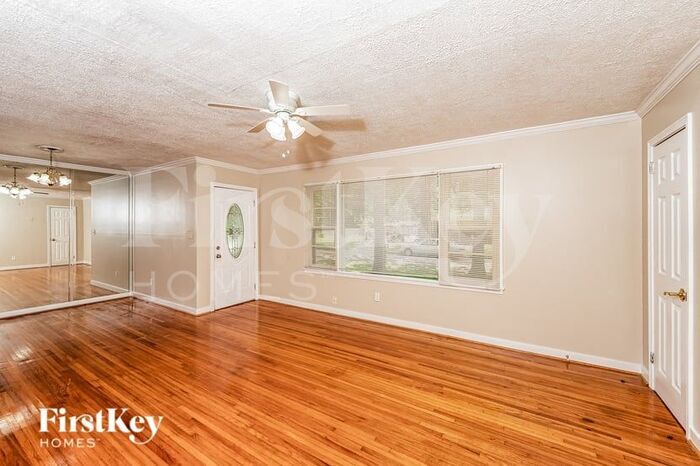 Building Photo - 308 Orange Cir