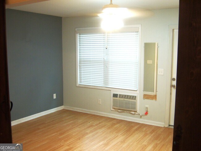 Building Photo - 760 Coventry Township Pl