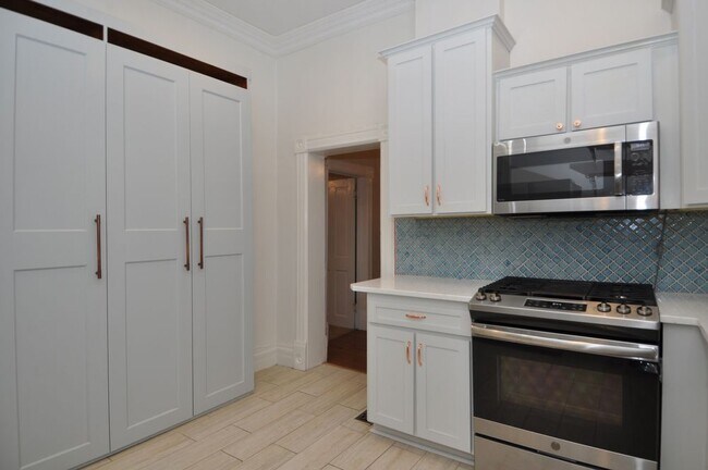 Building Photo - Beautiful Salt Lake Home for Rent