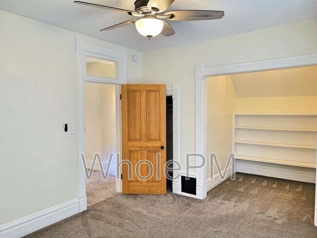 Building Photo - 721 Elati St