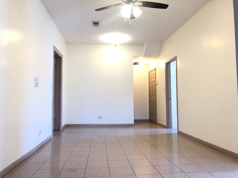 Living Room - 952 W Windsor Ave
