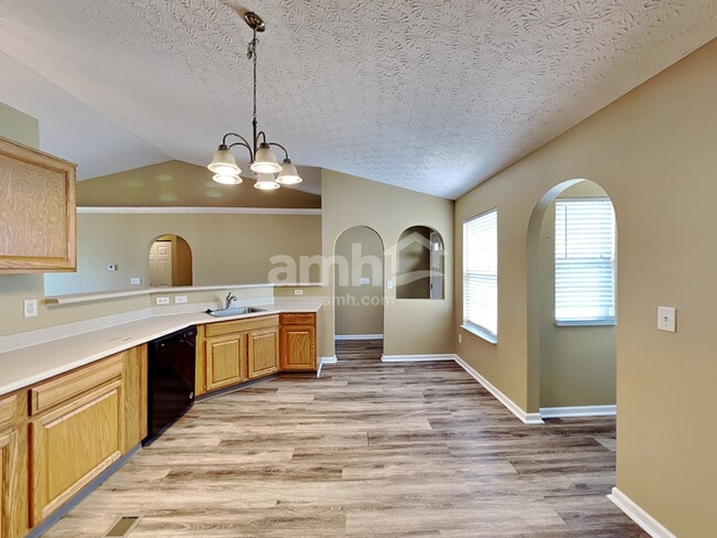 Building Photo - 5272 Gobel Dr