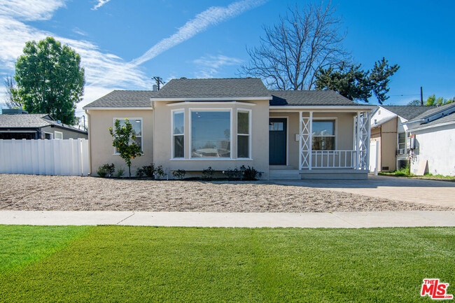 Building Photo - 17638 Welby Way