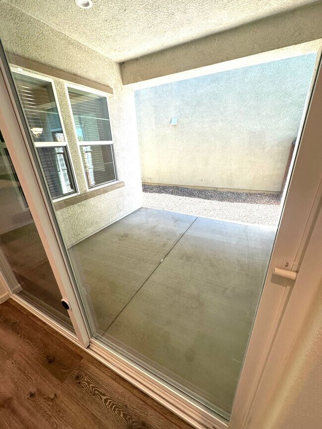 Building Photo - Natomas 3 Bedroom Home with a loft for rent!