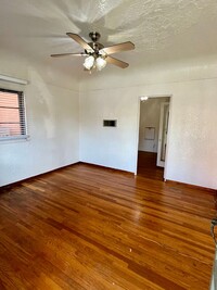 Building Photo - Large Private 1 Bed/ 1 Bath-Bankers Hill