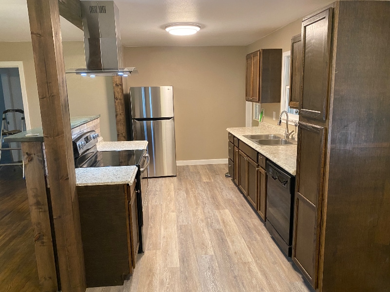 Building Photo - 802 E 4th St