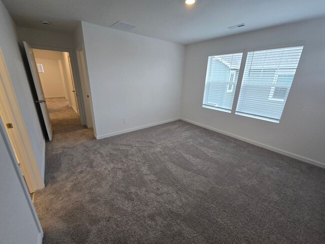 Building Photo - Brand New Townhome within walking distance to Elementary School