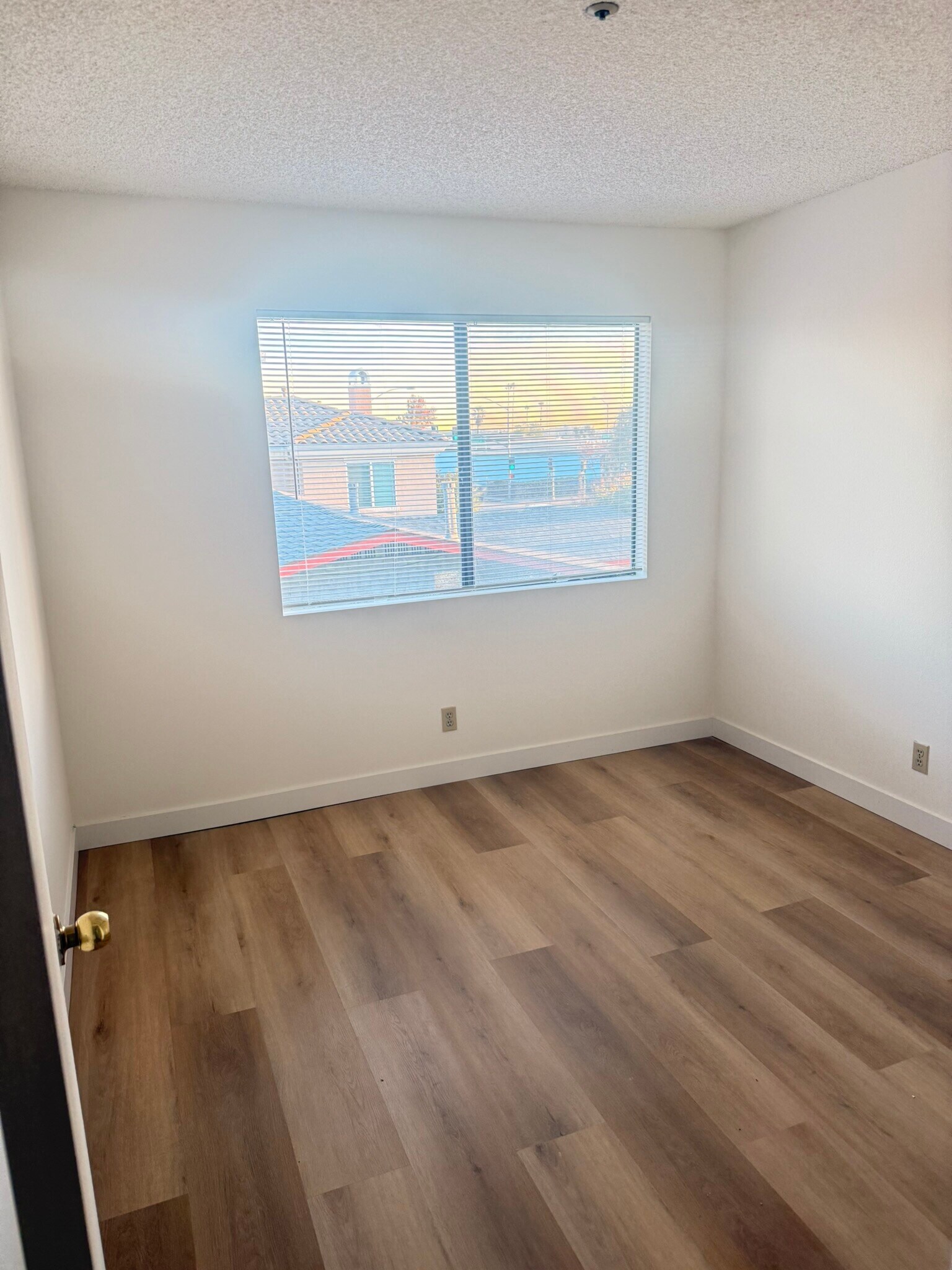 Building Photo - 816 N Garfield Ave