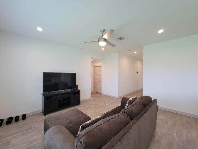 Building Photo - 7919 Grey Wolfe Ln